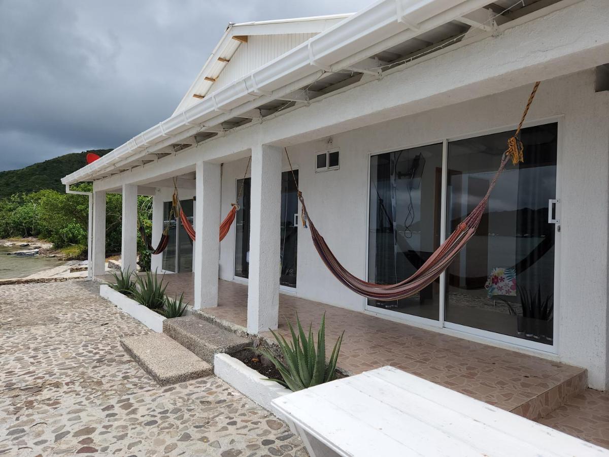 Posada Old Town Bay Providencia  Exterior photo